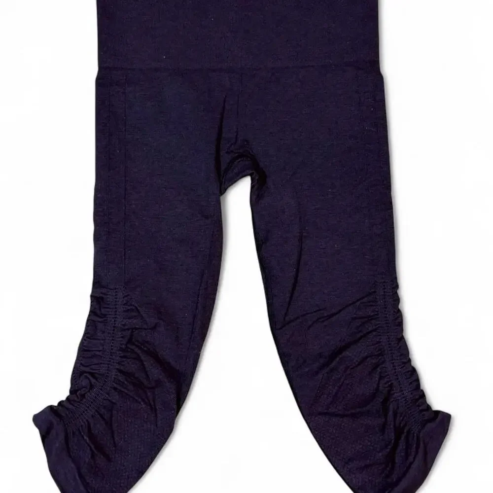 Lululemon dark grey capri leggings size 4